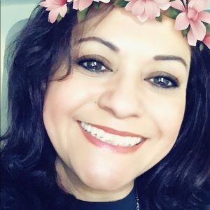 Meet your Posher, Lori